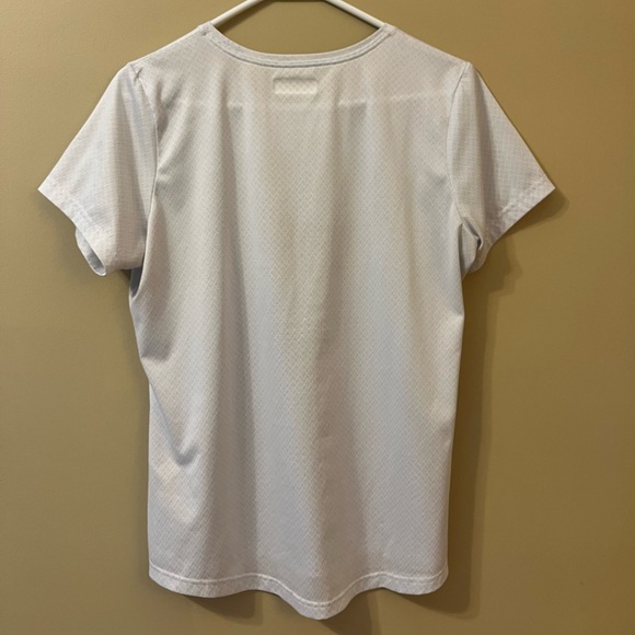 Columbia activewear t-shirt, size M - Picture 4 of 8